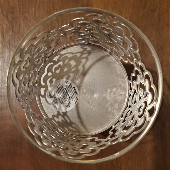 Bath & Body Works Flower Heart Gem Pedestal 3-Wick Candle Holder Sleeve - Picture 4 of 5